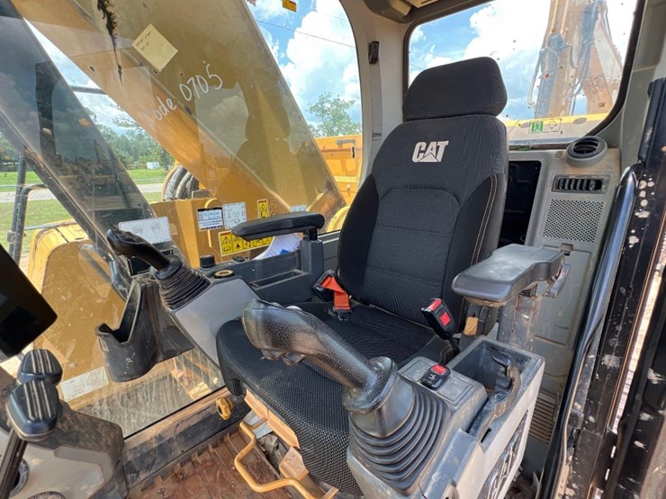 2022-caterpillar-335-image-36