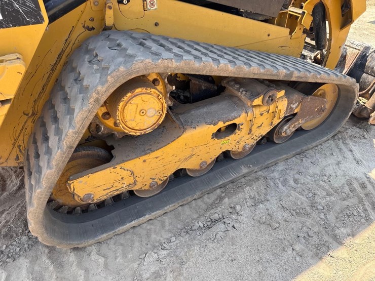 2016-caterpillar-259d-image-13
