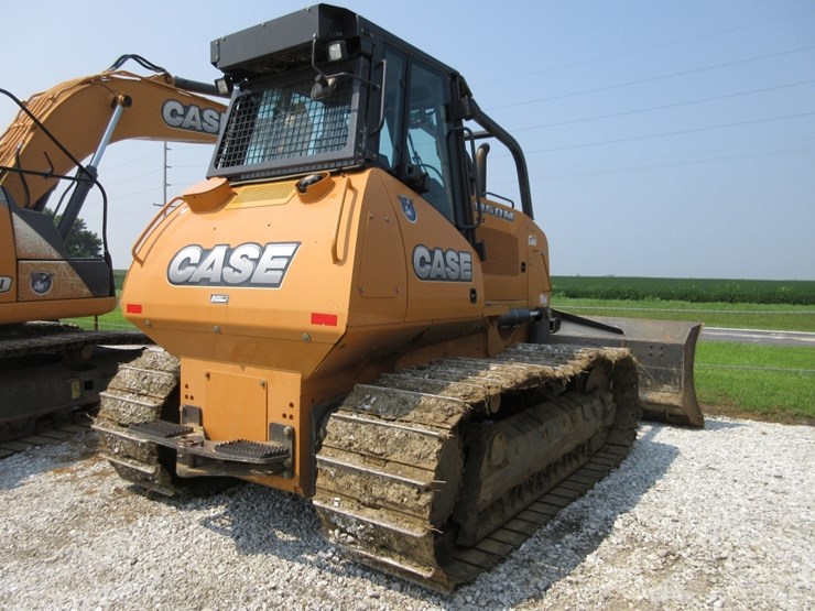 2017-case-1150m-image-4