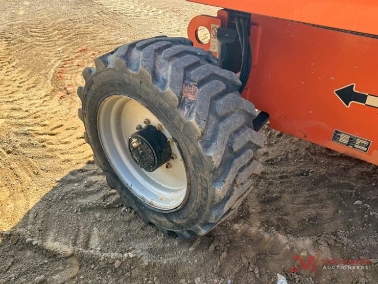 2015-jlg-600s-image-6
