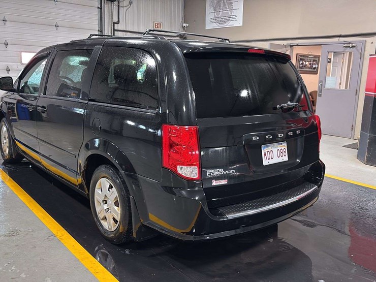 2012-dodge-grand-caravan-image-3
