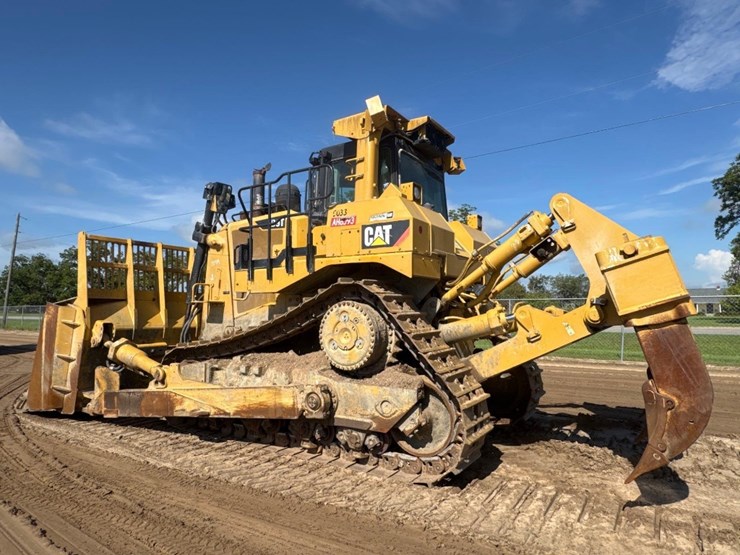 2015-caterpillar-d9t-image-8