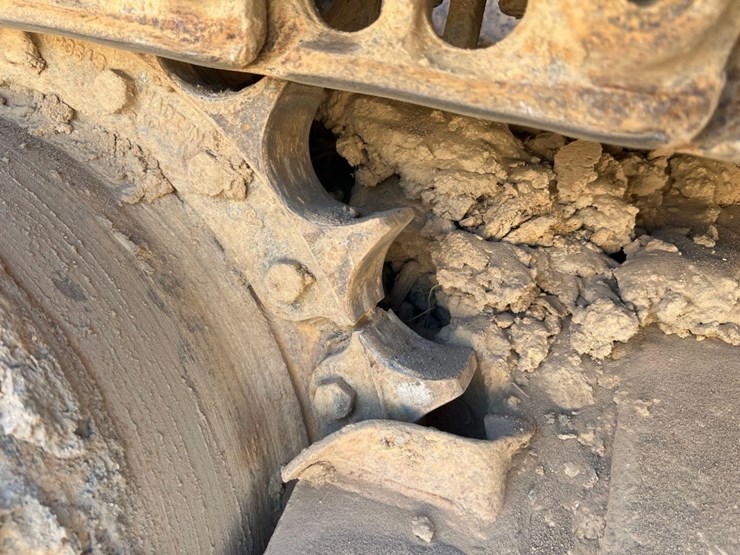 2004-caterpillar-d3g-xl-image-15