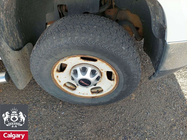 2013-gmc-sierra-2500hd-image-19