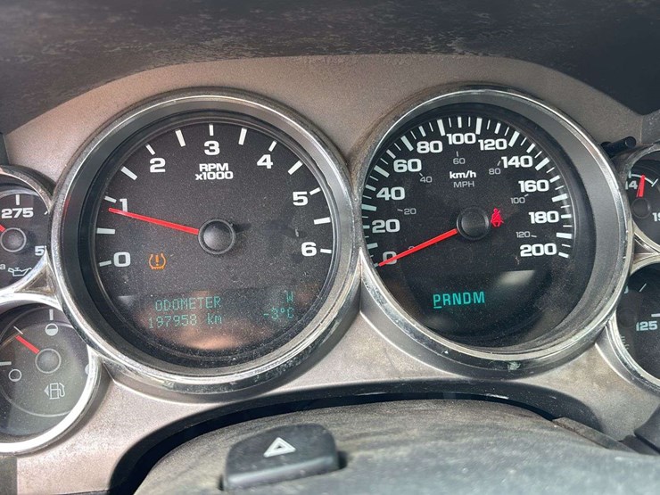 2011-chevrolet-silverado-1500-image-17