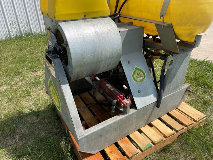 a1-55-gallon-3pt-fly-sprayer-image-13