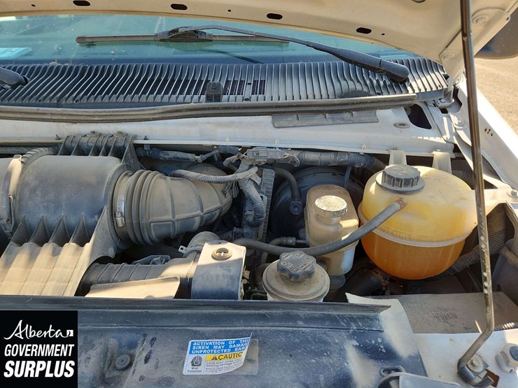 2014-ford-cargo-image-14