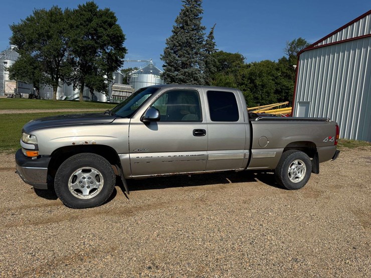 2000-chevrolet-1500-image-1