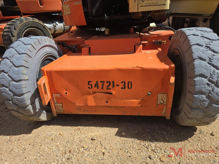2012-jlg-e300ajp-image-11