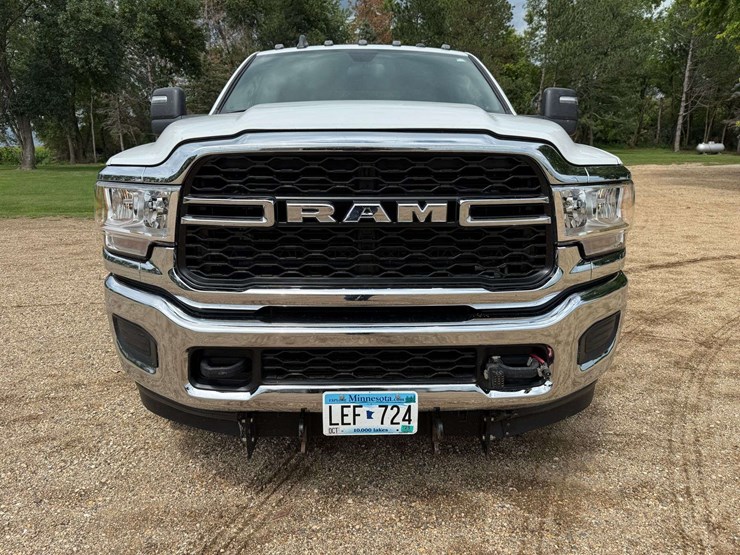 2024-ram-2500-tradesman-image-9