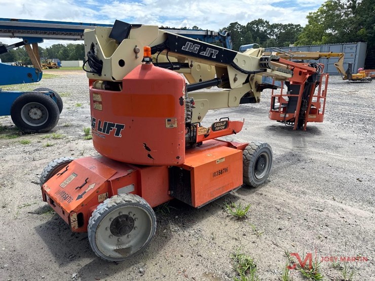 2015-jlg-e400ajpn-image-4
