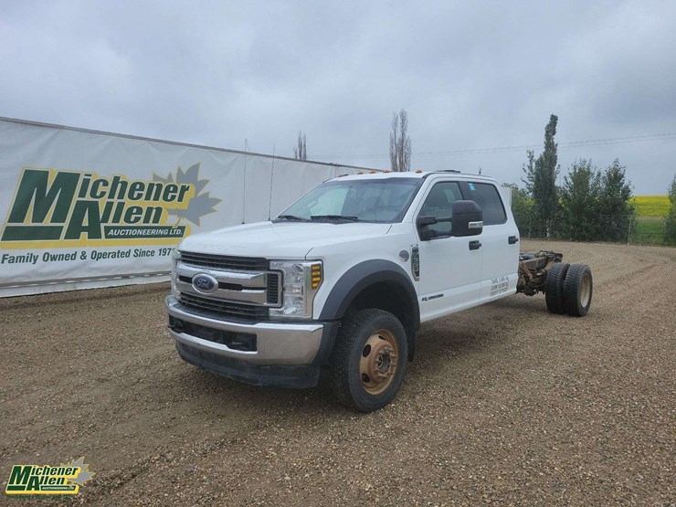 2018-ford-550-image-1