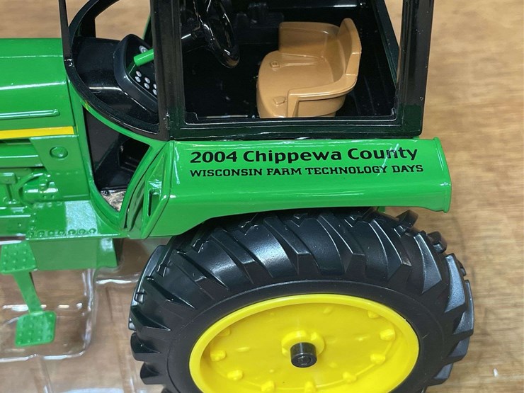 1/16-john-deere-4230-2004-wisconsin-nib-ertl-image-3