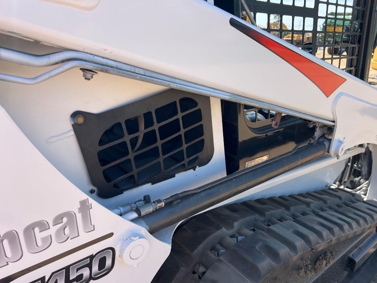 2018-bobcat-t450-image-15