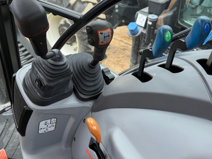 new-holland-ts6.110-image-17