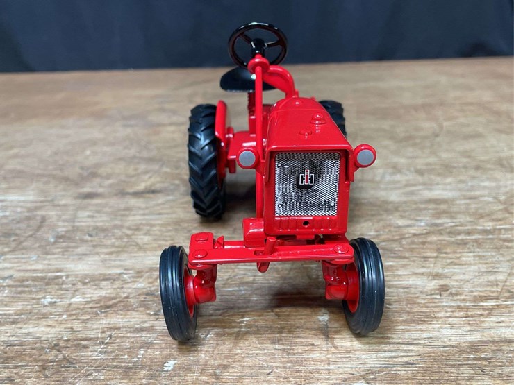 1/16-farmall-cub-2007-red-power-roundup-nib-ertl-image-10