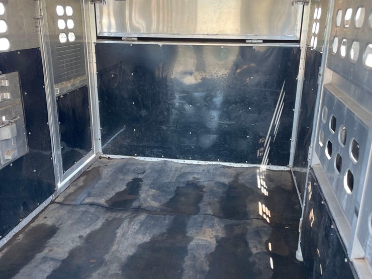 2014-wilson-livestock-trailer-image-28