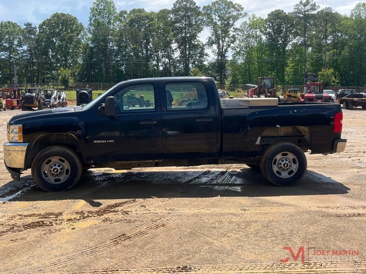 2013-chevrolet-2500hd-image-5