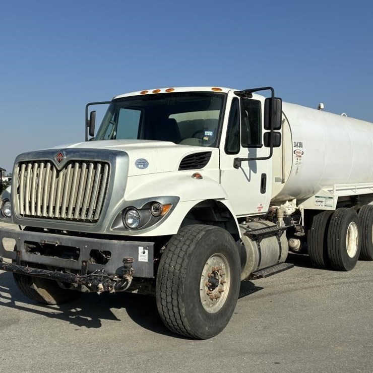 2019 INTERNATIONAL 7400