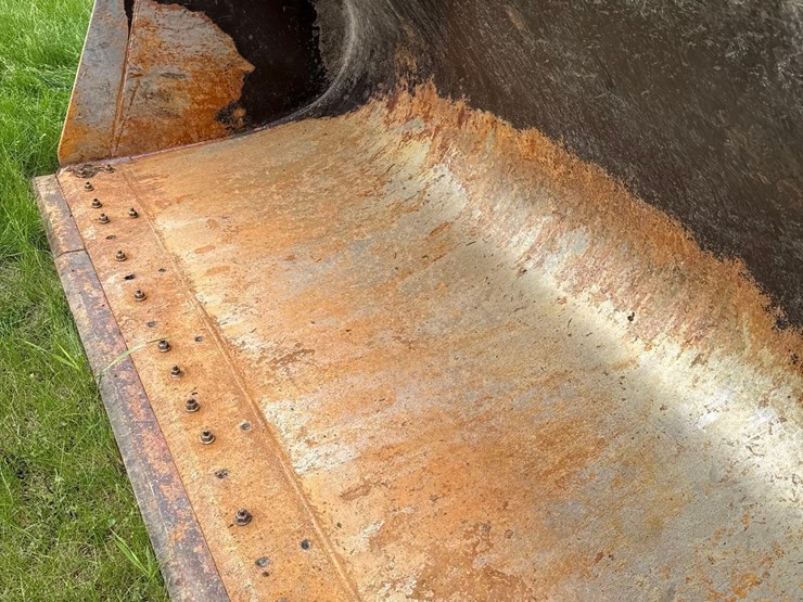 volvo-99"-payloader-bucket-image-9