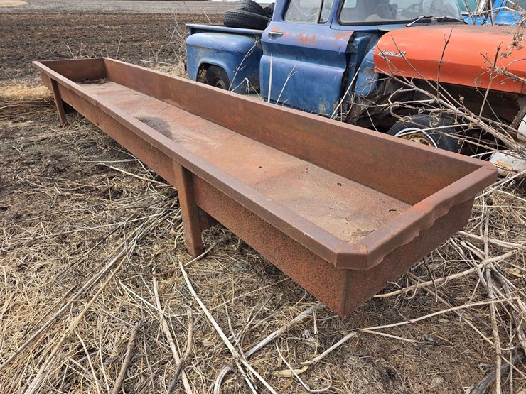 18’-steel-feed-bunk-image-1