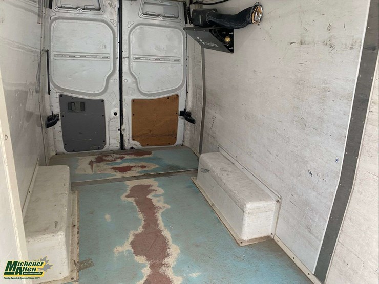 2016-mercedes-benz-sprinter-2500-image-39