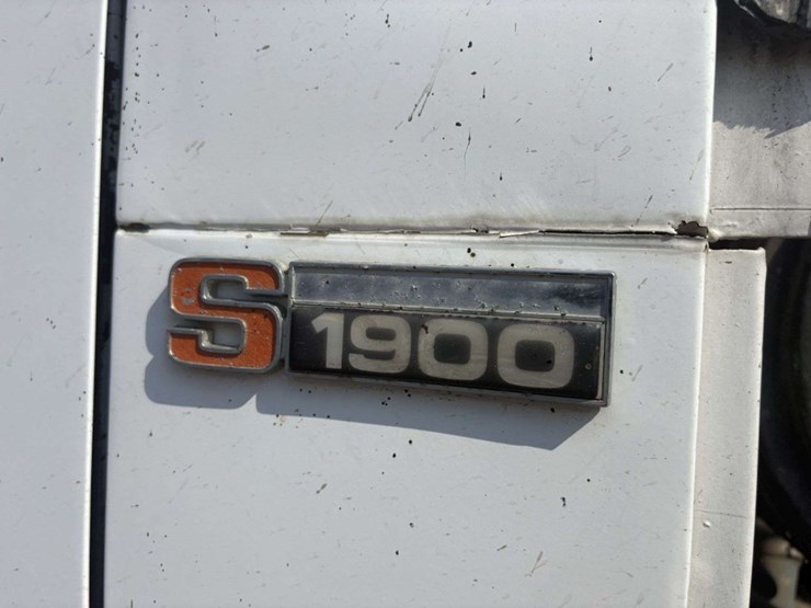 1983-international-s1954-image-32