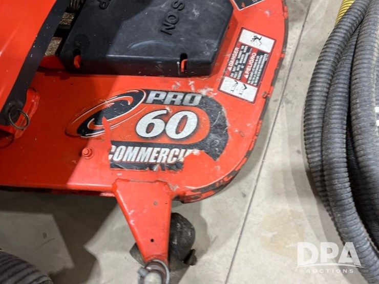 kubota-zd326-image-10