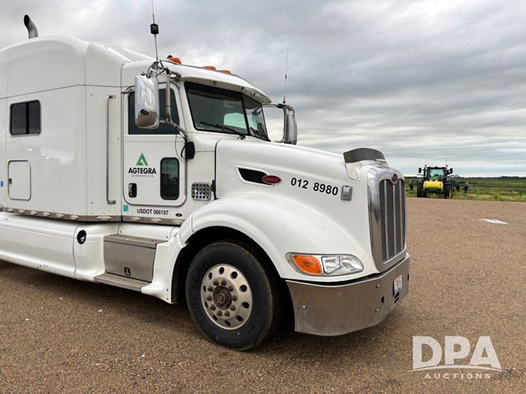 2012-peterbilt-386-image-25