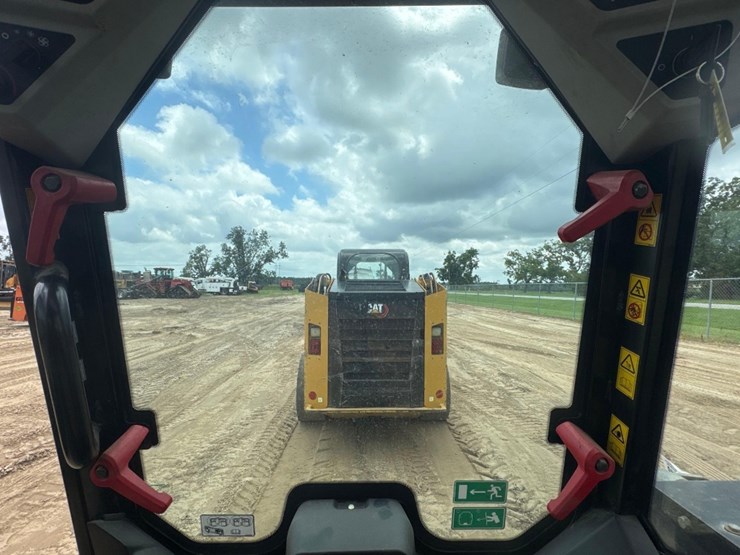 2015-jcb-320t-eco-image-22