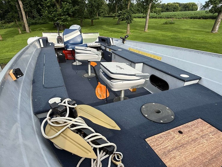 1988-sylvan-model-16bto-back-troller-fishing-boat-with-40hp-evinrude-2-stroke-engine-and-35lb-thrust-image-10