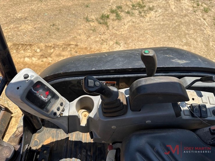 2019-kubota-u27-4-image-16