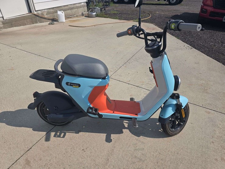 2021-segway-c80-electric-scooter,-750-watt,-20-mph-max,-pedals,-comes-with-a-charger,-*unknown-worki-image-4