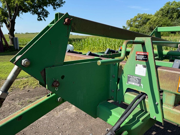 john-deere-680-image-16