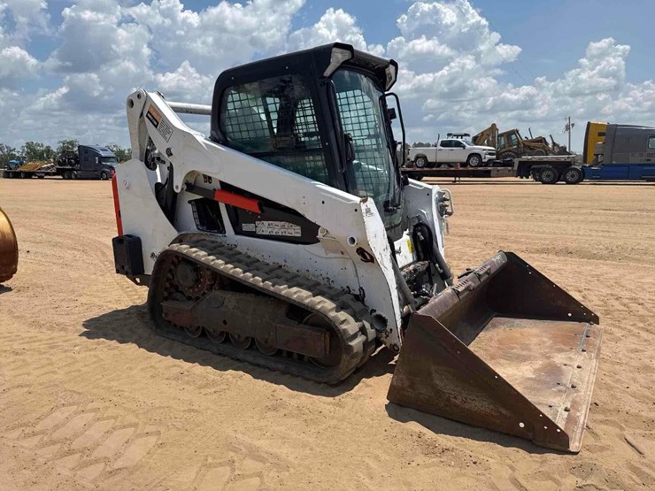 2022-bobcat-t595-image-4