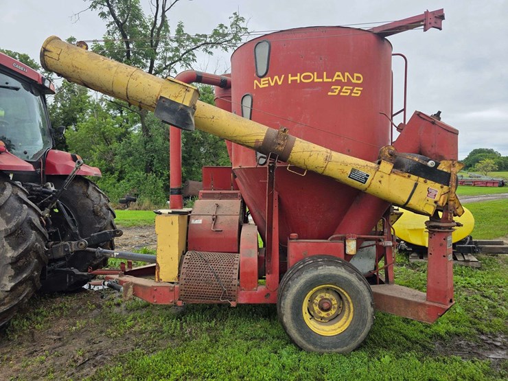new-holland-355-image-31