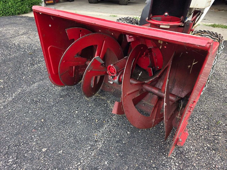 snapper-1030-walk-behind-snow-blower,-self-propelled,-electric-start,-tecumseh-cast-iron-engine,-lig-image-17