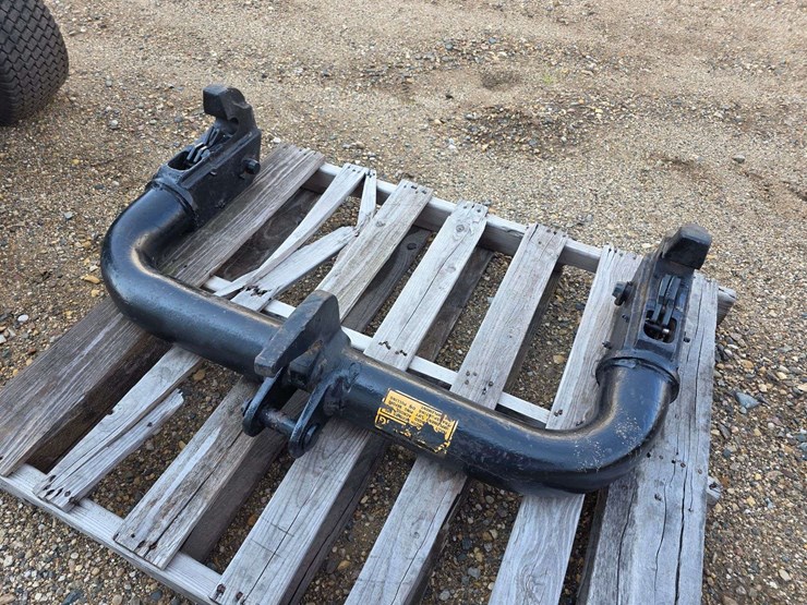 factory-ih-cat-3-quick-hitch-image-3