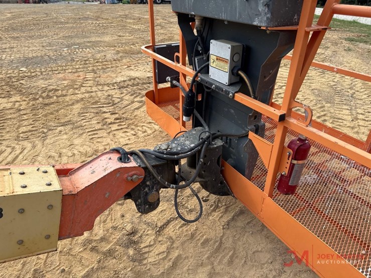2014-jlg-400s-image-7