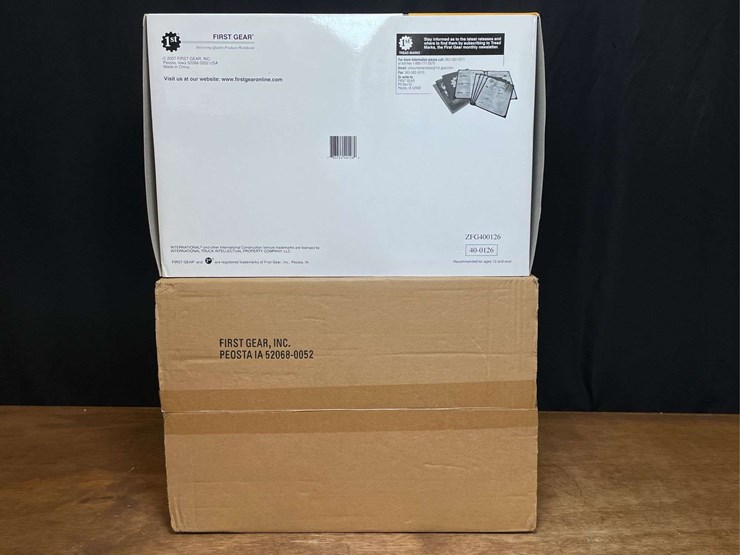 1/25-ih-td-25-crawler-w/side-boom-nib-1st-gear-image-13