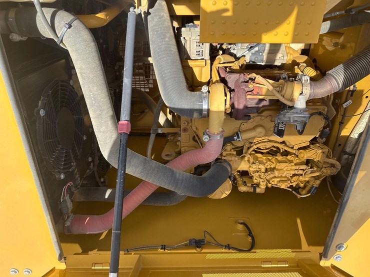 2018-caterpillar-320gc-image-21