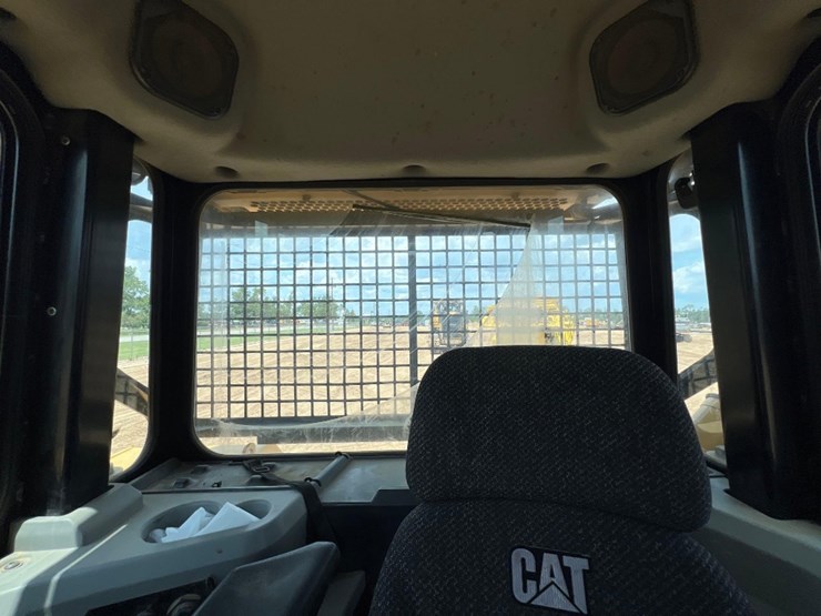 2019-caterpillar-d6t-lgp-image-39