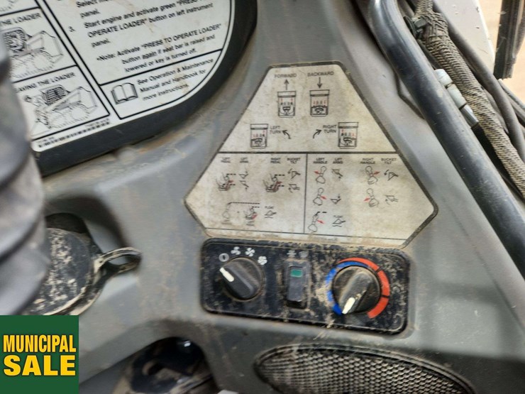 2014-bobcat-t750-image-19