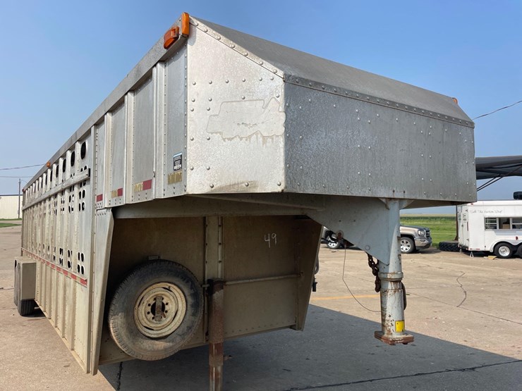 1997-wilson-livestock-trailer-image-6