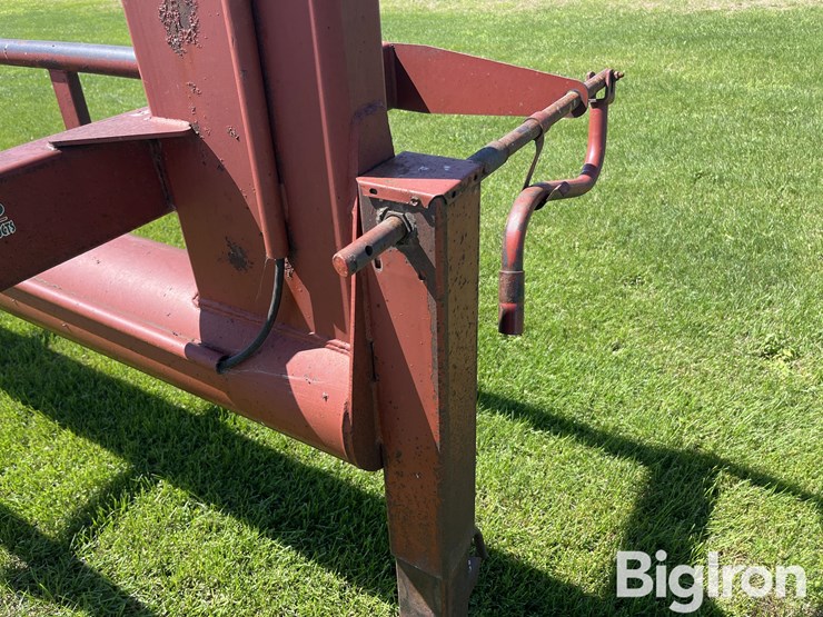 red-rhino-40'-gooseneck-hay-trailer-image-15