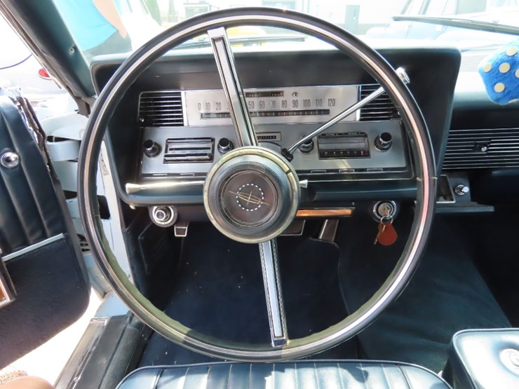 1967-lincoln-continental-convertible-image-10