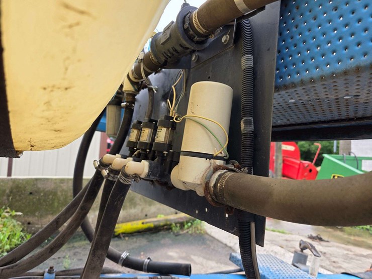 blumhard-60’-pull-type-sprayer,-20”-spacing,-wheels-set-at-120”,-no-pump-or-controls,-500-gallon-pol-image-27