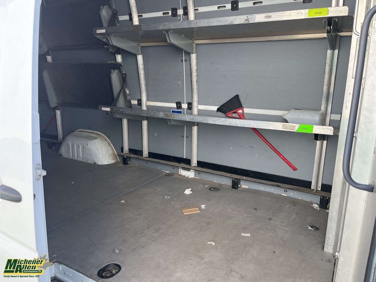 2016-mercedes-benz-sprinter-2500-image-14