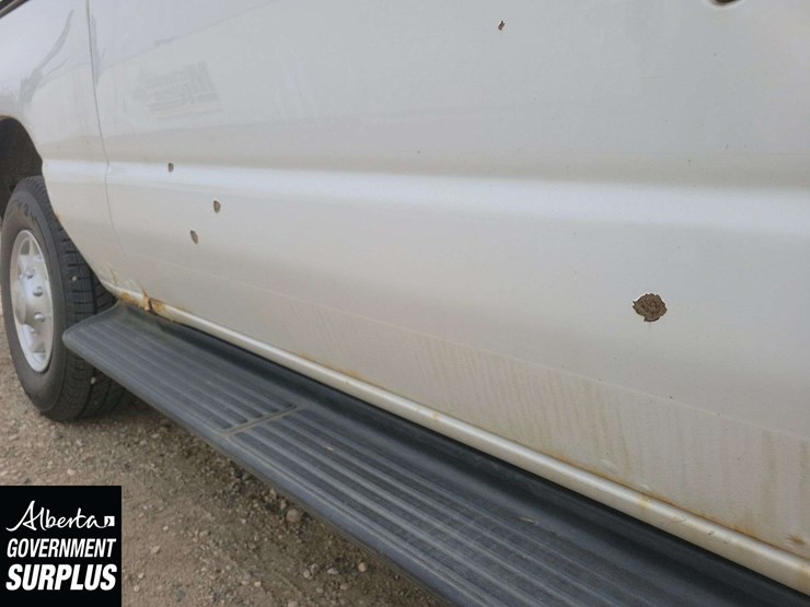 2009-ford-cargo-image-36