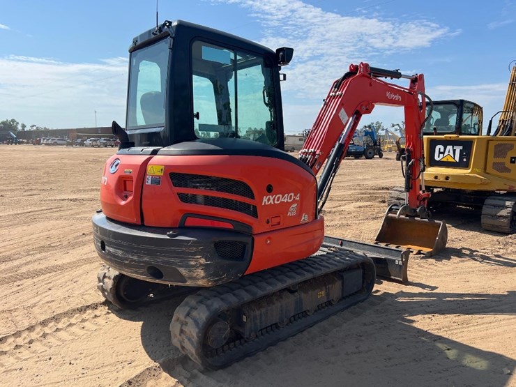 2022-kubota-kx040-4-image-4